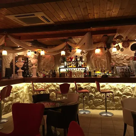 迪米特拉酒店 酒店